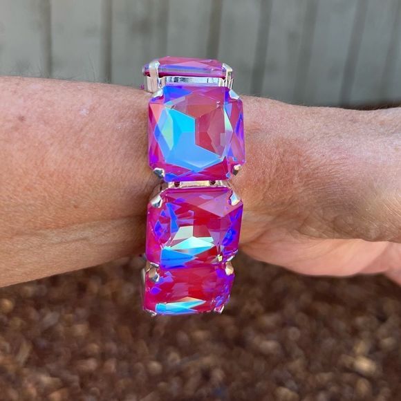 Handcrafted statement bracelet with large Swarovski crystals - Picture 8 of 10